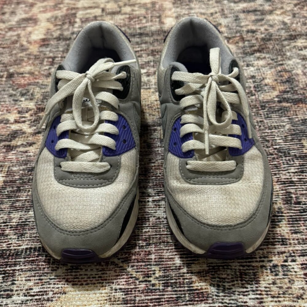 Womens Size 7 Nike Air Max